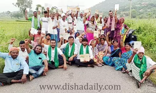 రోడ్డెక్కిన రాచకొండ గిరిజనులు.. వాళ్లకే ఓట్లేస్తామని స్పష్టం!