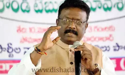 బ్లాక్ మెయిల్ చేసి బతికే రేవంత్ రెడ్డికి వ్యవసాయం గురించి ఏమి తెలుసు..? దాసోజు శ్రవణ్