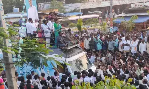 బైంసాలో వైఎస్ షర్మిల ప్రజాప్రస్థాన యాత్ర