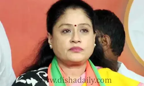 ఇలా చేయడానికి సిగ్గుందా కేసీఆర్: సీఎంపై విజయశాంతి తీవ్ర విమర్శలు