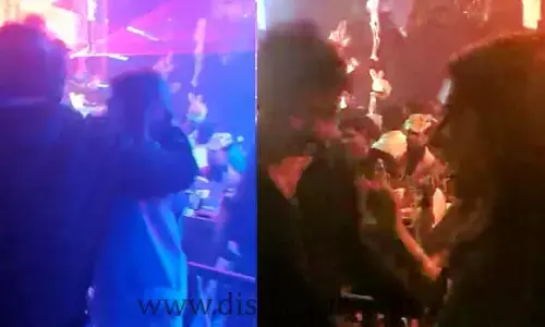 మళ్లీ పబ్‌లో రచ్చ చేసిన RGV