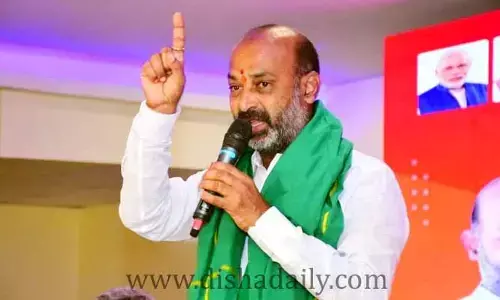 బండి సంజయ్‌కు అనూహ్య షాకిచ్చిన పోలీసులు!