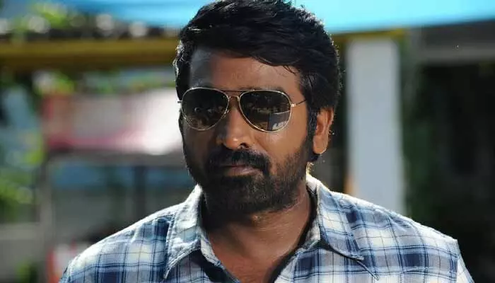 మరో స్టార్ హీరోతో తలపడనున్న Vijay Sethupathi (విజయ్ సేతుపతి) మరో స్టార్ హీరోతో తలపడనున్న Vijay Sethupathi (విజయ్ సేతుపతి)