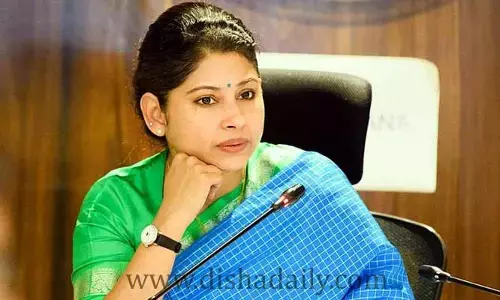 ఒకే దేశం, విభిన్న జీవితాలు! : స్మితా సబర్వాల్ ఆసక్తికర ట్వీట్