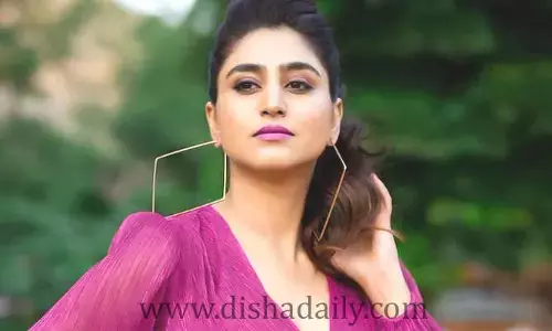 బెడ్‌పైకి లాగి బట్టలు విప్పేసి పడుకోమన్నాడు: స్టార్ డైరెక్టర్‌పై వర్షిణి సెన్సేషనల్ కామెంట్స్!