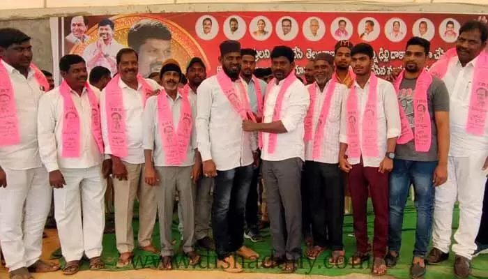 ప్రతిపక్షాలకు గుణపాఠం తప్పదు: Guvvala Balaraju ప్రతిపక్షాలకు గుణపాఠం తప్పదు: Guvvala Balaraju