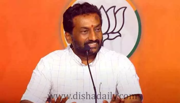 డస్ట్బిన్లలో సెల్ఫోన్ దాచాల్సిన అవసరమేంటి? : Raghunandan Rao డస్ట్బిన్లలో సెల్ఫోన్ దాచాల్సిన అవసరమేంటి? : Raghunandan Rao