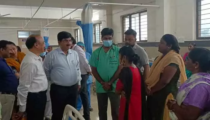 హుజూరాబాద్ ఏరియా ఆసుపత్రిలో కమిషనర్ ఆకస్మిక తనిఖీ.. హుజూరాబాద్ ఏరియా ఆసుపత్రిలో కమిషనర్ ఆకస్మిక తనిఖీ..