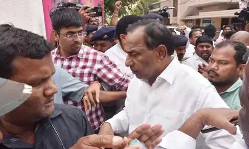 IT Rides ఎపిసోడ్‌లో హైడ్రామా.. ఆసుపత్రిలో కన్నీళ్లు పెట్టుకున్న మల్లారెడ్డి..!