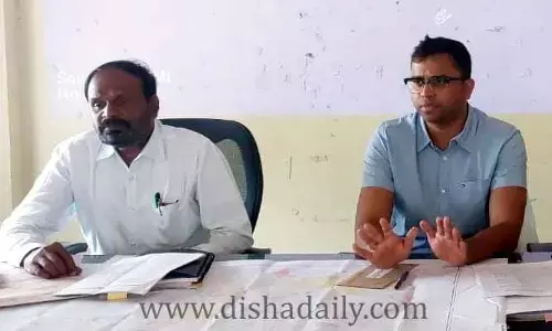 పాత డిజైన్ ప్రకారమే కాల్వ నిర్మించండి : కలెక్టర్ కు రైతుల వేడుకోలు