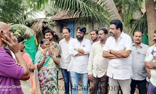 అగ్ని ప్రమాదంలో సర్వం కోల్పోయిన బాధితులకు జనసేన ఆర్థికసాయం