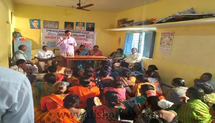 గ్రామీణ కార్మికులకు సామాజిక భద్రత కల్పించాలి: ఏఐటీయూసీ నేత గ్రామీణ కార్మికులకు సామాజిక భద్రత కల్పించాలి: ఏఐటీయూసీ నేత