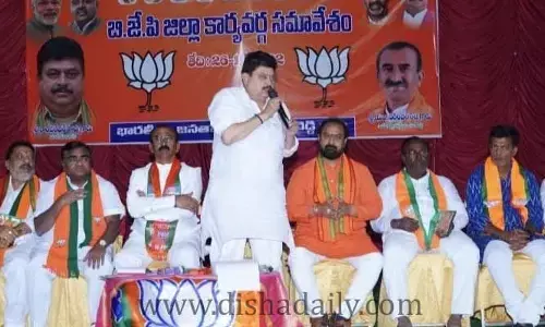 కేసీఆర్ అబద్ధాల పుట్టా.. ఆయన చెప్పేది ఒకటి, చేసేది ఇంకోటి