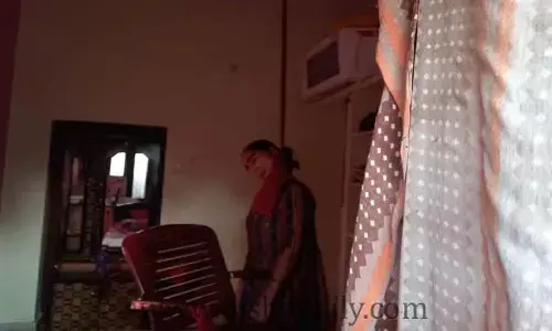 దేవరకొండలో ఉరి వేసుకుని వివాహిత మృతి