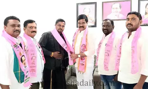 టీఆర్ఎస్ తీర్థం పుచ్చుకున్న బీజేపీ నాయకుడు