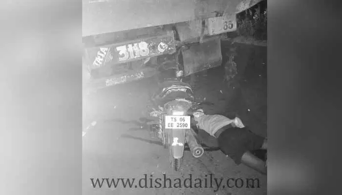 రోడ్డు ప్రమాదంలో వ్యక్తి మృతి రోడ్డు ప్రమాదంలో వ్యక్తి మృతి