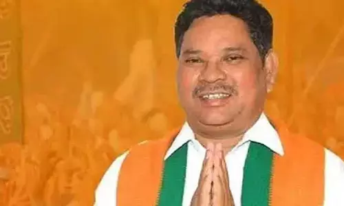 BJP అంటే కేసీఆర్‌కు భయం పట్టుకుంది: MP Soyam Bapu Rao ఫైర్