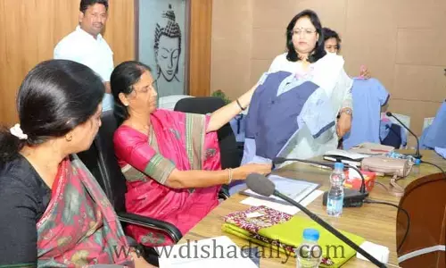టైంకు యూనిఫాం అందించండి :  Minister Sabitha Indra Reddy