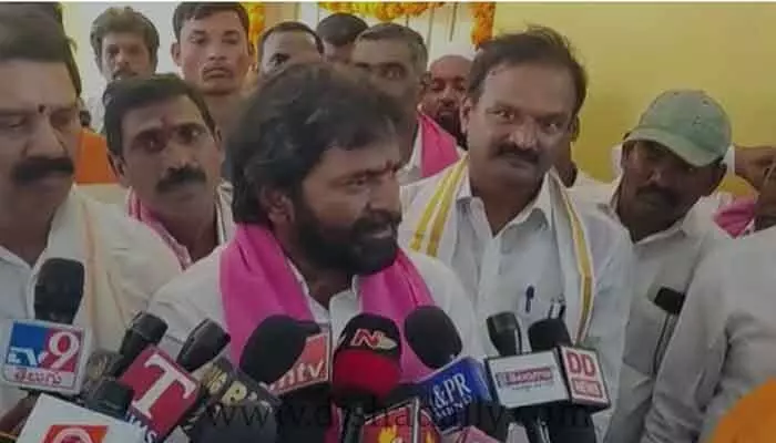 వీళ్లు మగాళ్లేనా... అంటే మా వాళ్ళు ఎలా ఊరుకుంటారు వీళ్లు మగాళ్లేనా... అంటే మా వాళ్ళు ఎలా ఊరుకుంటారు
