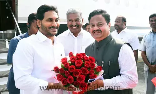 మీరు చదవండి.. మీ చదువులకు నేనే పూచీ : CM Jagan