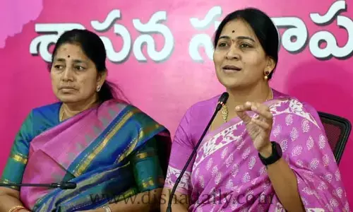 షర్మిలపై టీఆర్ఎస్ మహిళా ఎంపీ ఘాటు వ్యాఖ్యలు