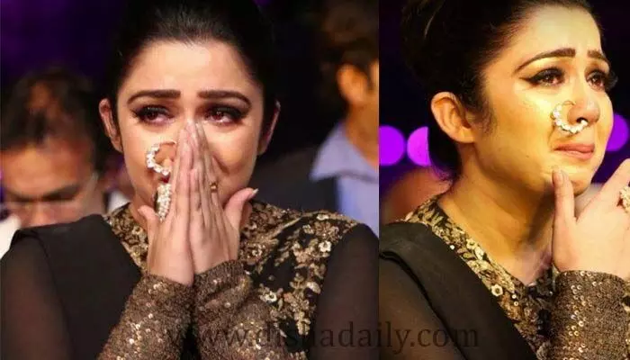 Charmi కెరీర్ నాశనం కావడానికి ఆ వ్యక్తినే కారణమా? Charmi కెరీర్ నాశనం కావడానికి ఆ వ్యక్తినే కారణమా?