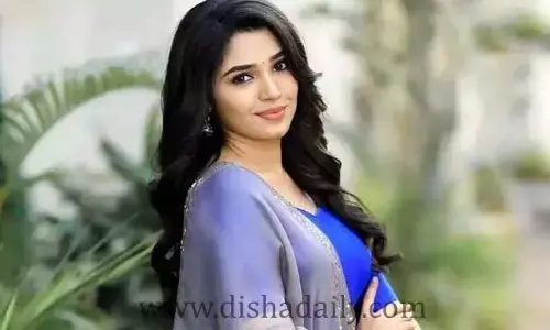నీ అందాలకు హద్దే లేదా.. హాట్ ఫొటోస్‌తో చెమటలు పట్టిస్తున్న బేబమ్మ