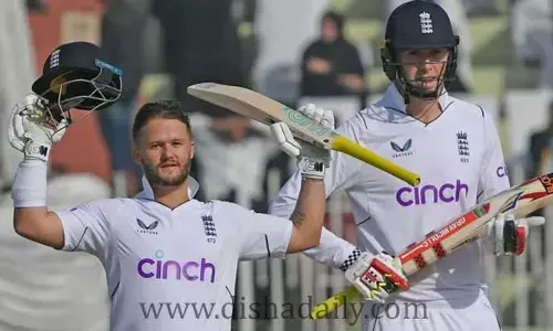టెస్ట్ క్రికెట్‌లో England సంచలనం.. ఒక్కరోజే 506 పరుగులు