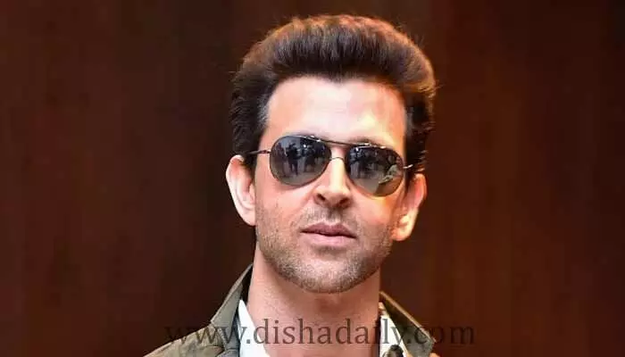 అభిమాని సెల్ఫీ అడిగితే పక్కకు నెట్టేసిన Hrithik .. మండిపడుతున్న నెటిజన్స్ అభిమాని సెల్ఫీ అడిగితే పక్కకు నెట్టేసిన Hrithik .. మండిపడుతున్న నెటిజన్స్
