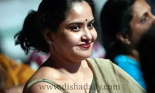 చెల్లి పెళ్లిలో కంట్రోల్ తప్పిన Pragathi: బ్యాండ్‌పైకి ఎక్కి మరీ (వీడియో)