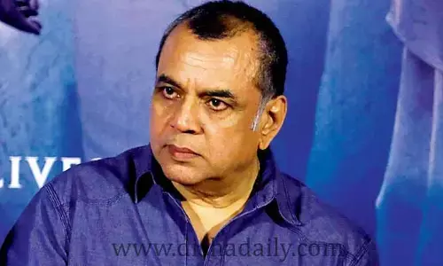 ఛీ.. ఛీ.. సూపర్ స్టార్ తండ్రి చెప్పాడని తన మూత్రం తనే తాగిన ప్రముఖ  నటుడు.. 15 రోజులు అలాగే చేసేసరికి..