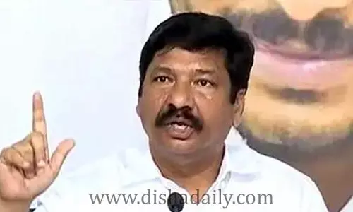 పవన్ కల్యాణ్ చంద్రబాబుకు పాలేరు: మంత్రి జోగి రమేష్ ఫైర్