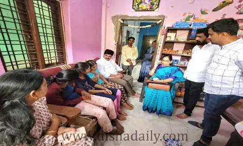ఆదుకోవాలంటూ అక్కా చెల్లెళ్ల ట్వీట్.. స్పందించిన మంత్రి కేటీఆర్