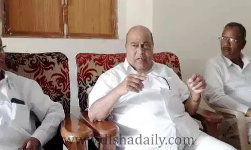 ప్రాజెక్టులపై అవగాహన లేని సీఎం కేసీఆర్ : Janardhan Reddy