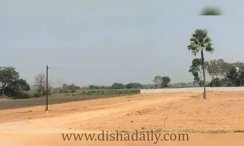 అక్రమ వెంచ‌ర్‌‌పై చర్యలుండ‌వా.. నోటీసుల పేరుతో కాలయాపన చేస్తున్న అధికారులు