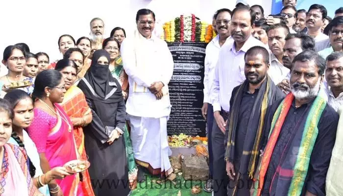 అభివృద్ధి కోసం కంకణబద్ధులమై ఉంటాం: సింగిరెడ్డి నిరంజన్ రెడ్డి అభివృద్ధి కోసం కంకణబద్ధులమై ఉంటాం: సింగిరెడ్డి నిరంజన్ రెడ్డి