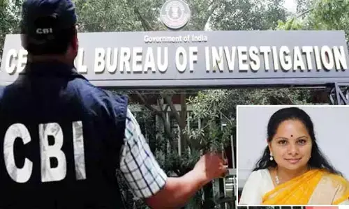 MLC Kavitha ఇంటికి చేరుకున్న సీబీఐ బృదం.. విచారణ మొదలు!