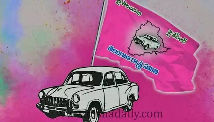 TRS: కారులో కుంపటి!.. టికెట్ల కోసం టీఆర్ఎస్ నేతల మధ్య ఫైట్ TRS: కారులో కుంపటి!.. టికెట్ల కోసం టీఆర్ఎస్ నేతల మధ్య ఫైట్