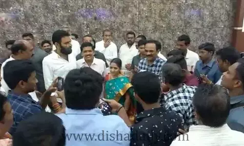 ఒకే వేదికపై కొడాలి నాని, వంగవీటి రాధా