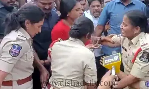 YS.Sharmila అరెస్ట్.. అంబేడ్కర్‌ విగ్రహం వద్ద హైడ్రామా