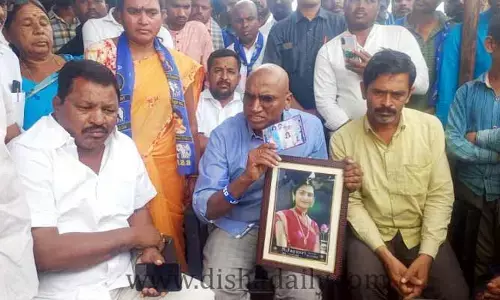 తెలంగాణలో అమ్మాయిలకు రక్షణ లేదు : RSP