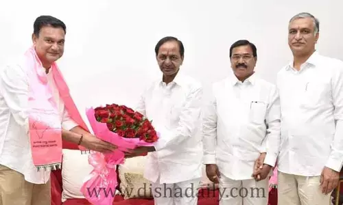 గులాబీ గూటికి చేరిన మాజీ ఎమ్మెల్యే..