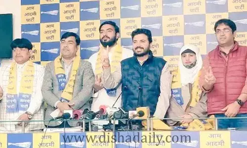 ఢిల్లీలో కాంగ్రెస్‌కు షాక్.. ఉపాధ్యక్షుడు, కౌన్సిలర్లు జంప్