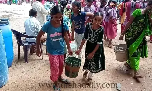 దారుణం.. 400 మంది విద్యార్థినీలున్న హాస్టల్‌లో నాలుగే వాష్ రూమ్స్