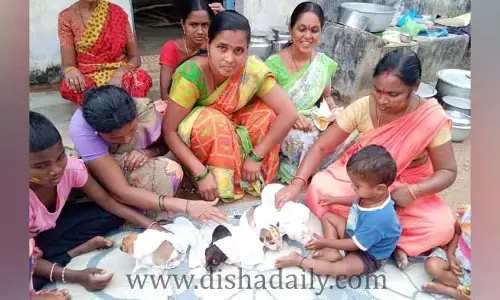 శునకాలకు నామకరణోత్సవం..