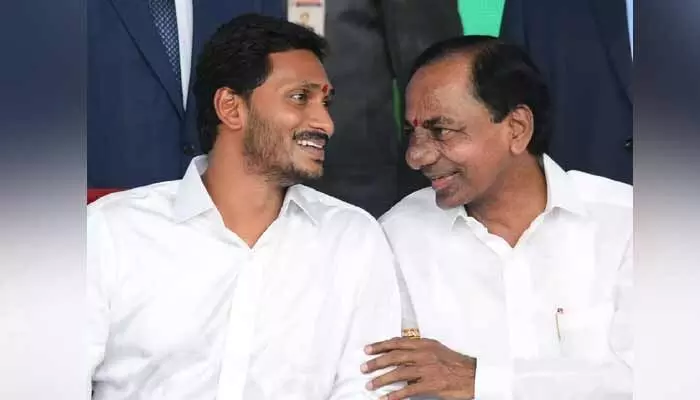 జగన్తో దోస్తీకి కేసీఆర్ ఆసక్తి.. ? జగన్తో దోస్తీకి కేసీఆర్ ఆసక్తి.. ?