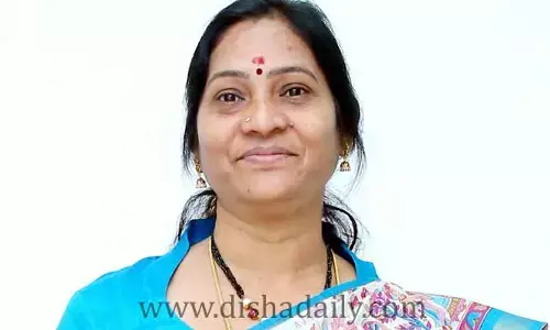 రూ.3 లక్షలు ఇస్తామనడం హాస్యాస్పదం : AAP leader Indira Shobhan