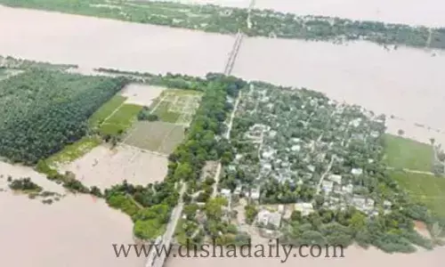 ఏపీలో భారీ వర్షాలు.. బాధితులకు రూ. 2 వేలు, రేషన్
