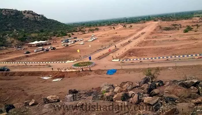 స్పెక్ట్రా మాయ.. 30 వెంచర్లు అప్రూవల్ ఎన్ని? స్పెక్ట్రా మాయ.. 30 వెంచర్లు అప్రూవల్ ఎన్ని?
