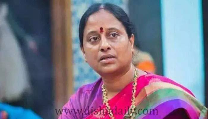 Komati Reddyని కాంగ్రెస్ నుండి సస్పెండ్ చేయాలి: Konda Surekha సంచలన వ్యాఖ్యలు